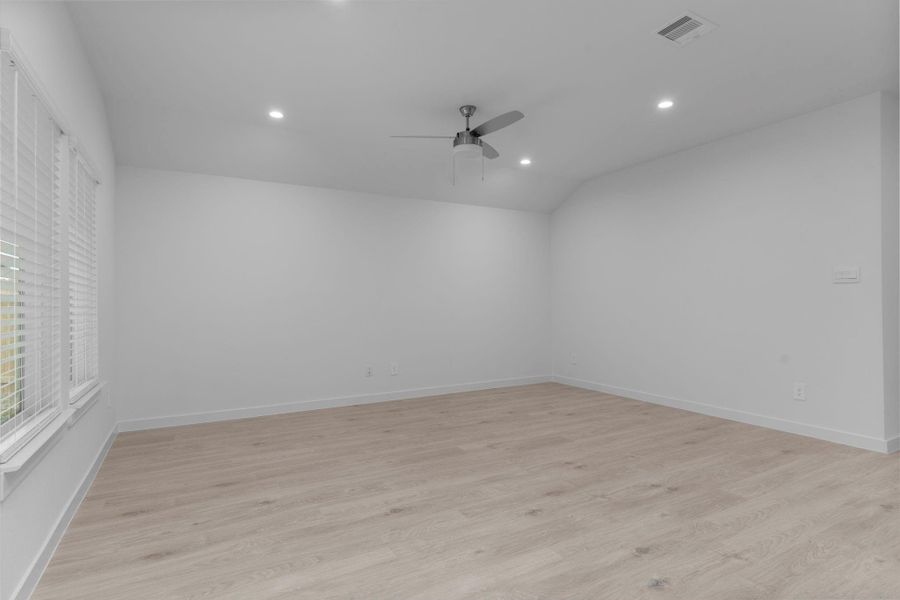 Spacious, unfurnished interior of a new home in Tamarron, Fulshear (Image 26). Spacious, unfurnished interior of a new home in Tamarron, Fulshear (Image 26).