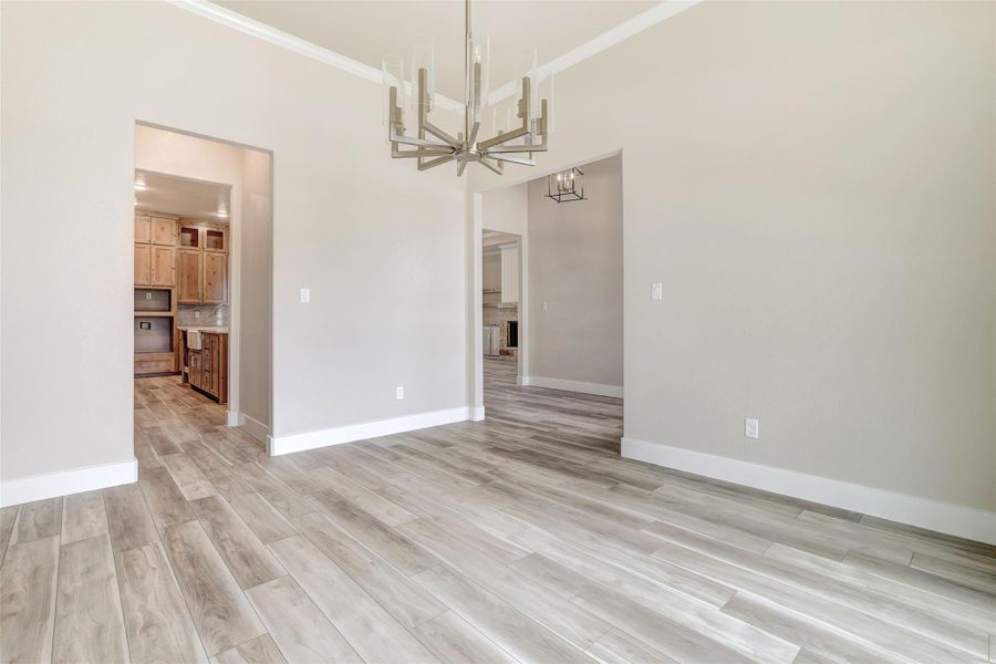 Spacious, unfurnished interior of a new home in , Salado (Image 36).