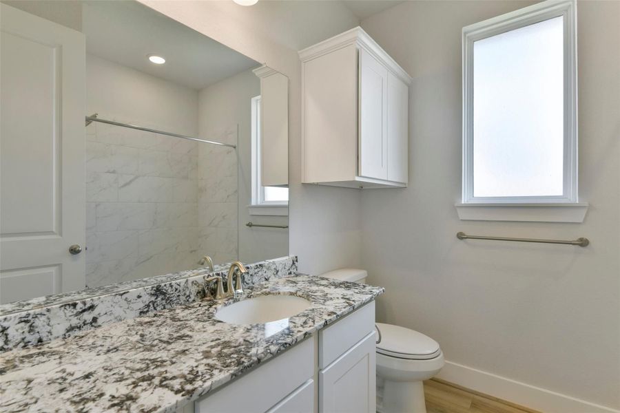 Furnished interior view inside a new home in Lago Mar, Texas City (Image 11).