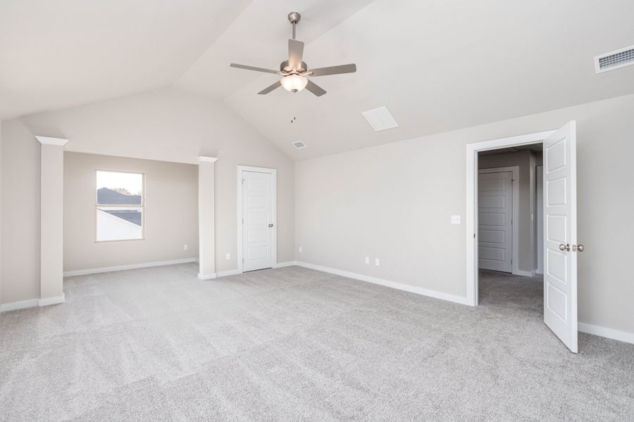 Representative unfurnished interior of a home built from the Hickory by Nason Homes in Brady Estates, Murfreesboro (Image 29).