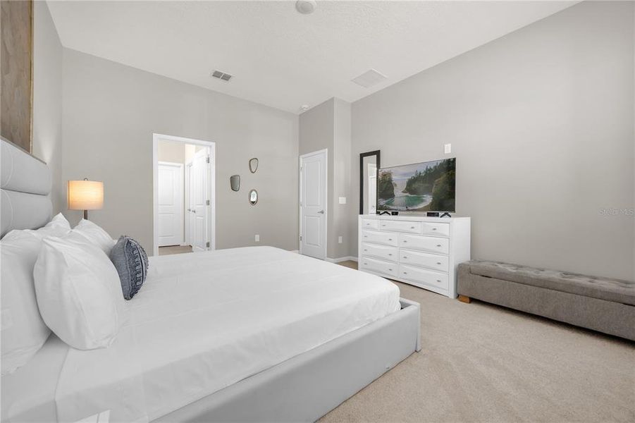 Furnished interior view inside a new home in , Kissimmee (Image 6).