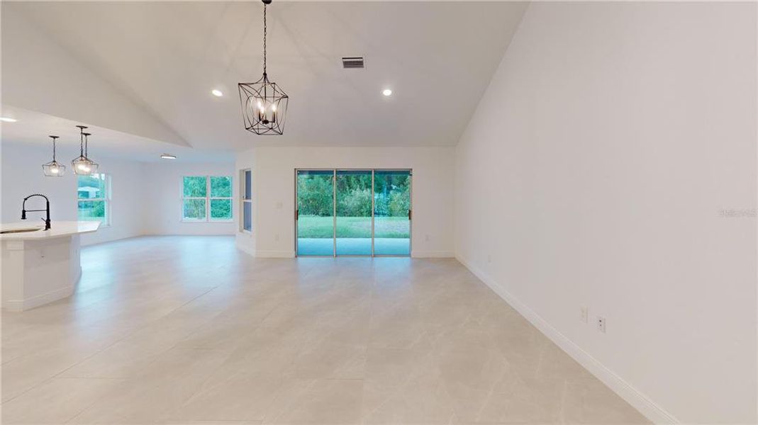 Spacious, unfurnished interior of a new home in , Palm Bay (Image 11).