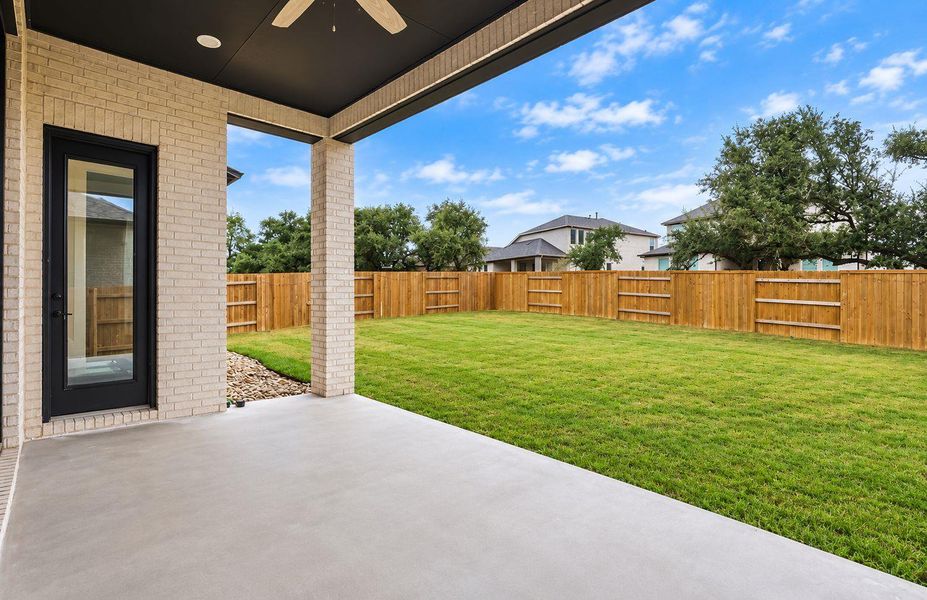 Exterior details and patio area of a home in 6 Creeks at Waterridge, Kyle (Image 4).