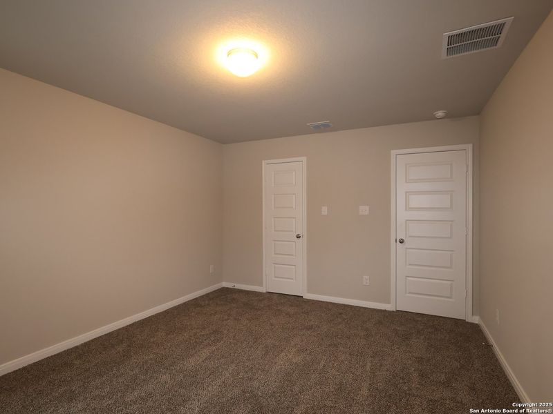 Spacious, unfurnished interior of a new home in Paloma Park, Converse (Image 26).