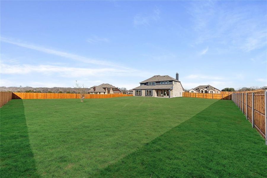 Exterior details and patio area of a home in Crystal Lake Estates, Red Oak (Image 21).