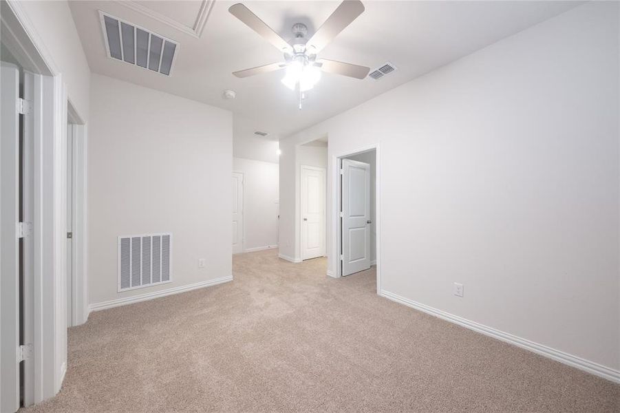 Spacious, unfurnished interior of a new home in Lake Pointe: Lake Pointe at Paloma Creek, Little Elm (Image 17). Spacious, unfurnished interior of a new home in Lake Pointe: Lake Pointe at Paloma Creek, Little Elm (Image 17).