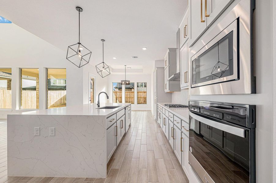 Representative image. Features, specifications, selections and colors may vary. Representative image. Features, specifications, selections and colors may vary.