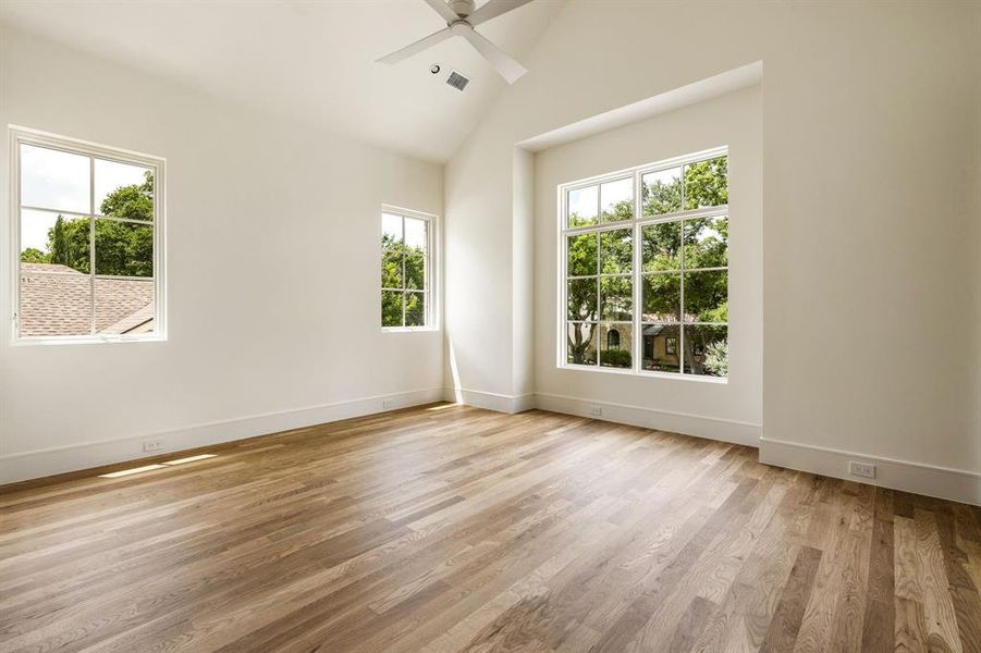 Spacious, unfurnished interior of a new home in , Dallas (Image 22).