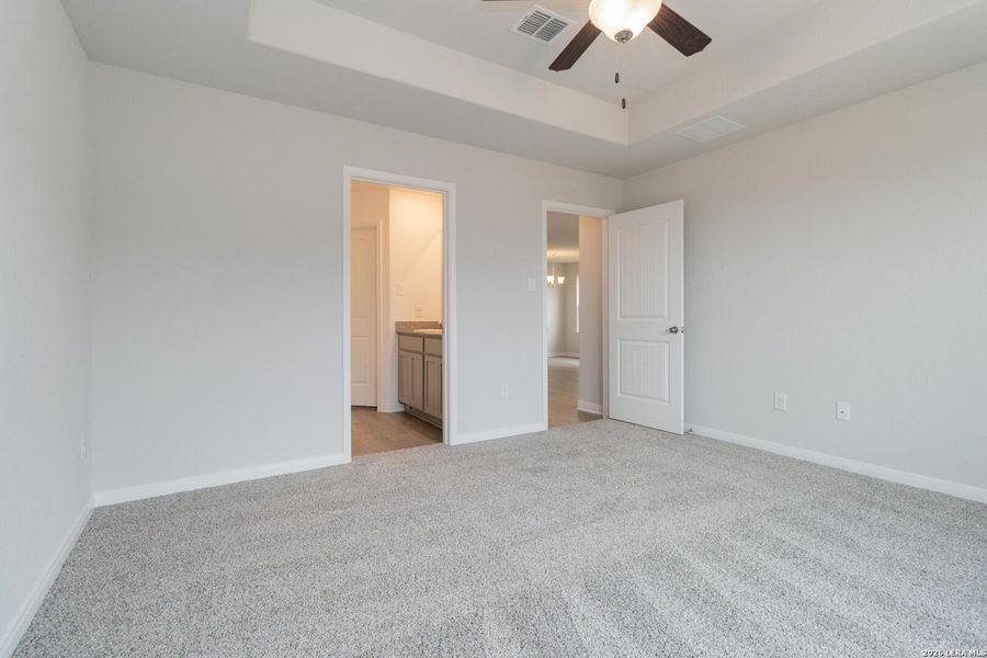 Spacious, unfurnished interior of a new home in Willow Point, San Antonio (Image 25).