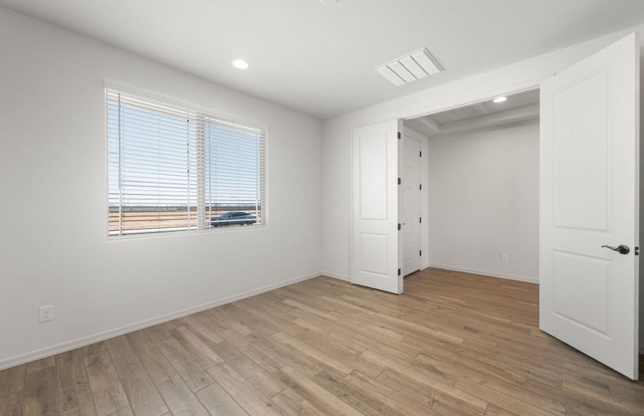Spacious, unfurnished interior of a new home in Soleo, San Tan Valley (Image 24). Spacious, unfurnished interior of a new home in Soleo, San Tan Valley (Image 24).