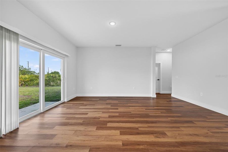 Spacious, unfurnished interior of a new home in , Port Charlotte (Image 27). Spacious, unfurnished interior of a new home in , Port Charlotte (Image 27).