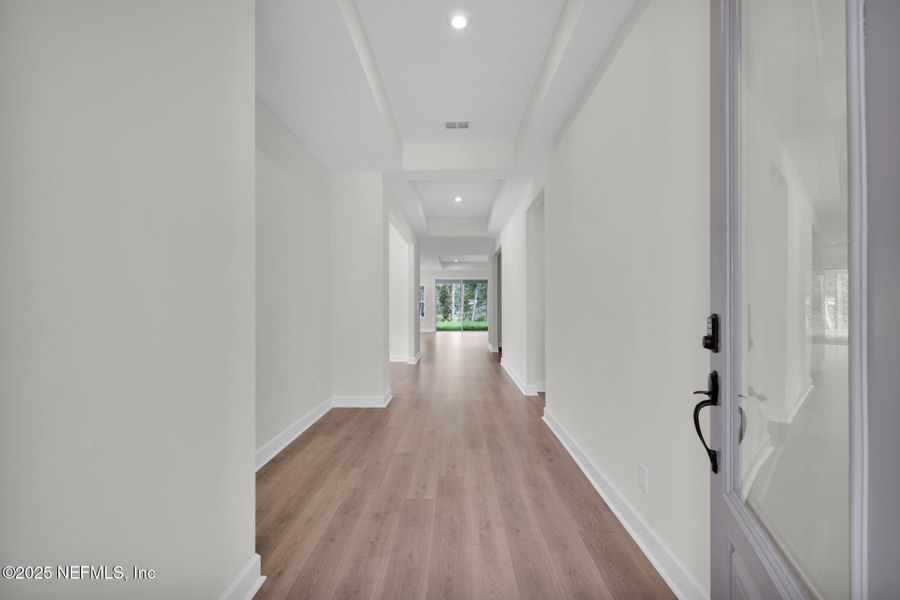 Spacious, unfurnished interior of a new home in Creighton Pointe, Fleming Island (Image 36). Spacious, unfurnished interior of a new home in Creighton Pointe, Fleming Island (Image 36).