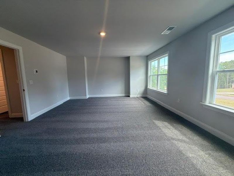 Spacious, unfurnished interior of a new home in Tuscany Hills, Douglasville (Image 26).