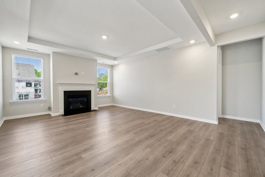 Representative unfurnished interior of a home built from the Cotswold Signature by Taylor Morrison in The Coves on Lake Wylie, Charlotte (Image 12).
