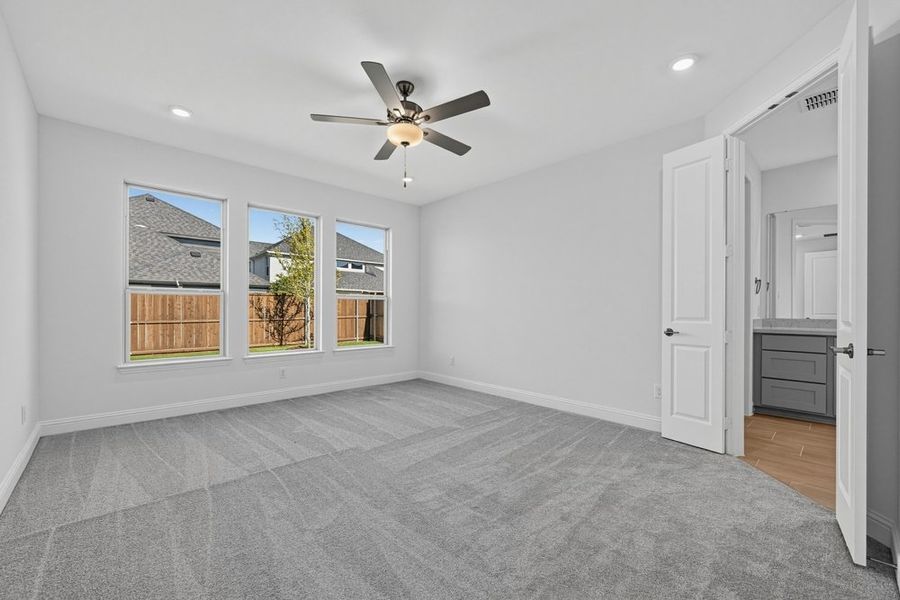 Spacious, unfurnished interior of a new home in South Oak, Lakewood Village (Image 15).