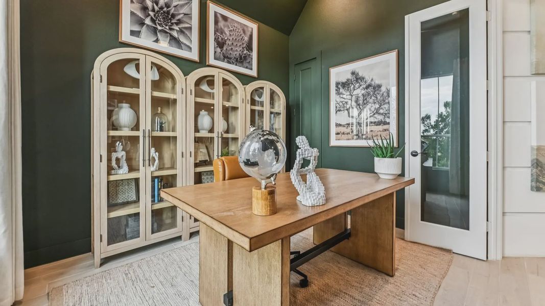 Representative furnished interior of a home built from the Sweetwater by Chesmar Homes in Evergreen 60s, Conroe (Image 18). Representative furnished interior of a home built from the Sweetwater by Chesmar Homes in Evergreen 60s, Conroe (Image 18).