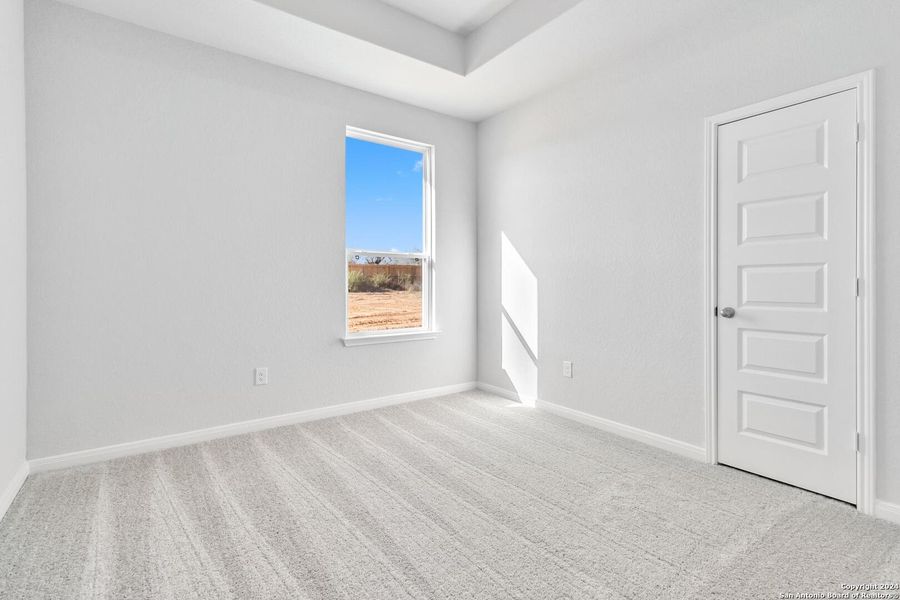 Spacious, unfurnished interior of a new home in Jordan's Ranch, San Antonio (Image 15).
