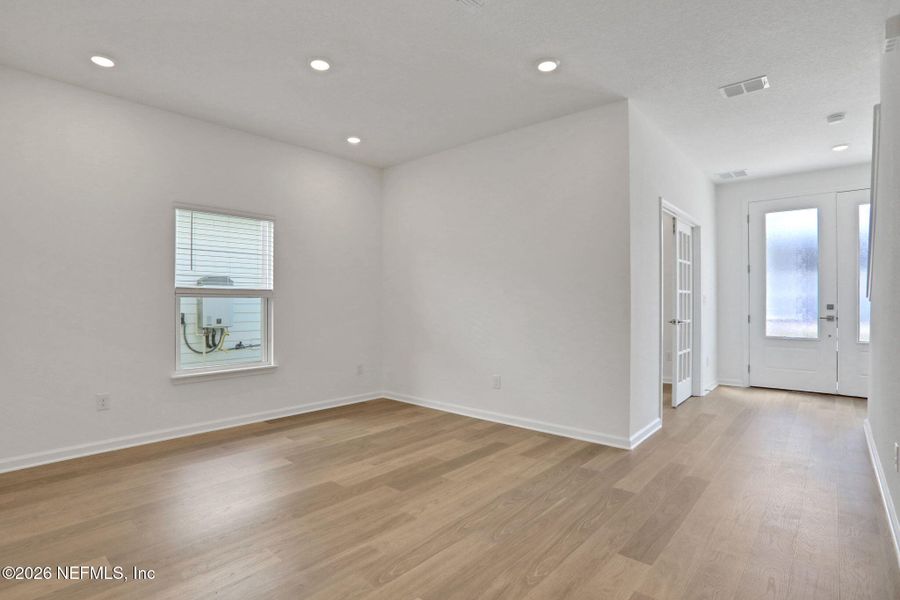 Spacious, unfurnished interior of a new home in , Orange Park (Image 9).