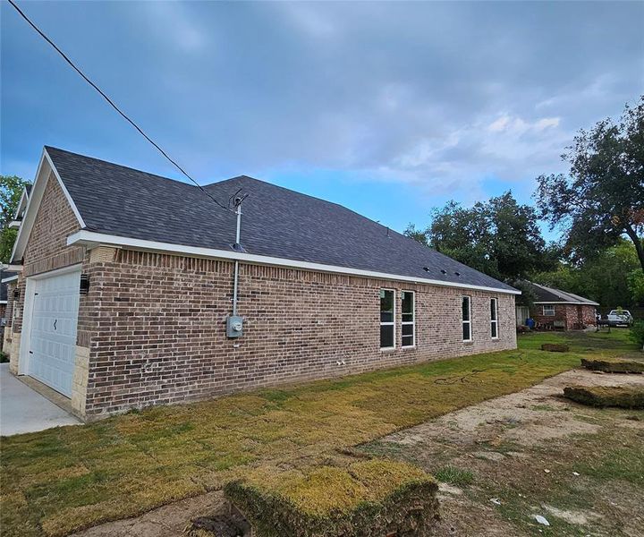 Exterior details and patio area of a home in , Kaufman (Image 3).