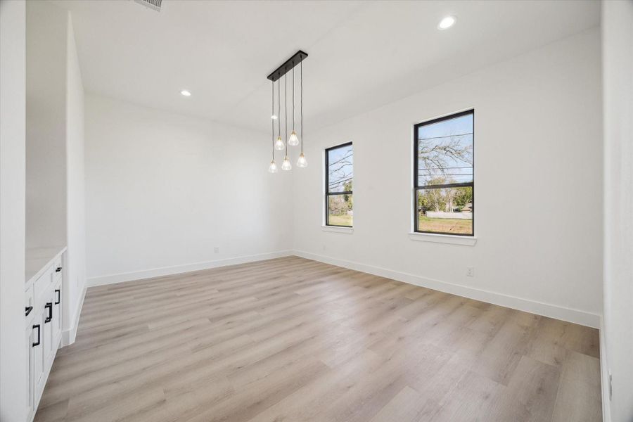 Spacious, unfurnished interior of a new home in , Jersey Village (Image 19).