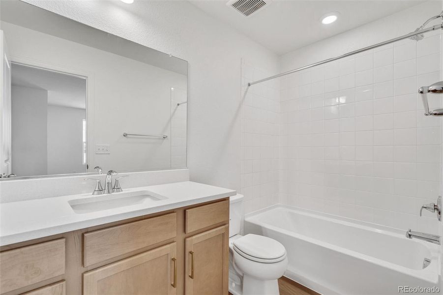 Furnished interior view inside a new home in Turnberry, Commerce City (Image 9).