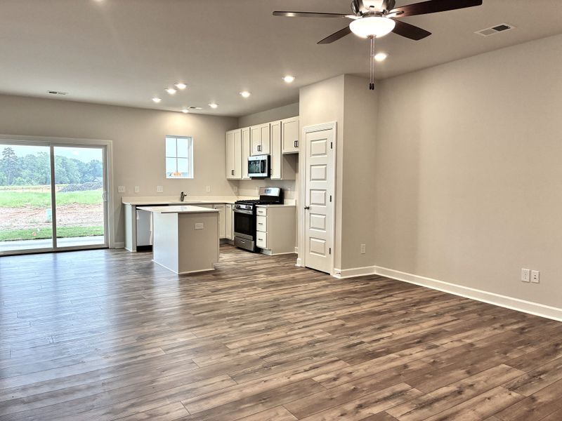 Spacious, unfurnished interior of a new home in Reidville Town Center, Reidville (Image 11).