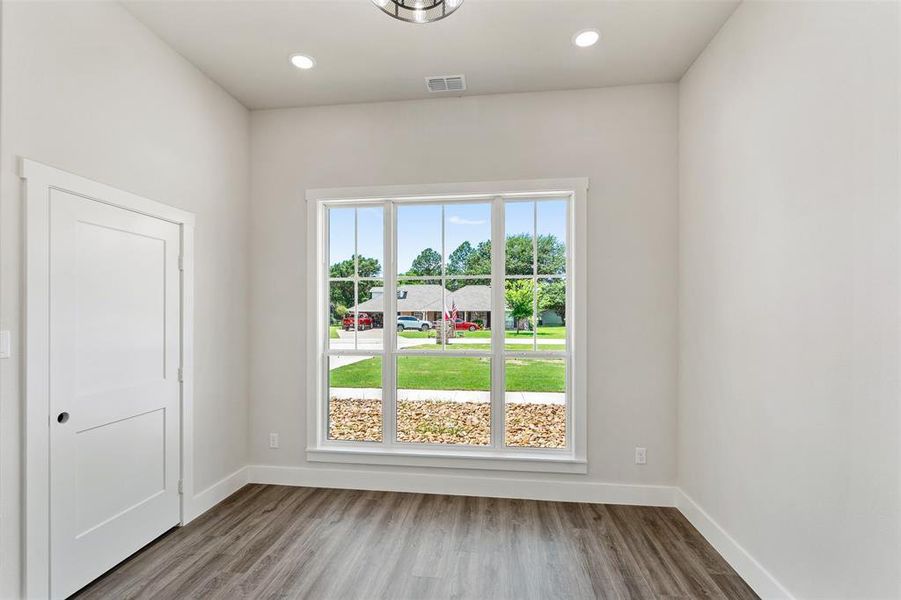 Spacious, unfurnished interior of a new home in , Mabank (Image 18).