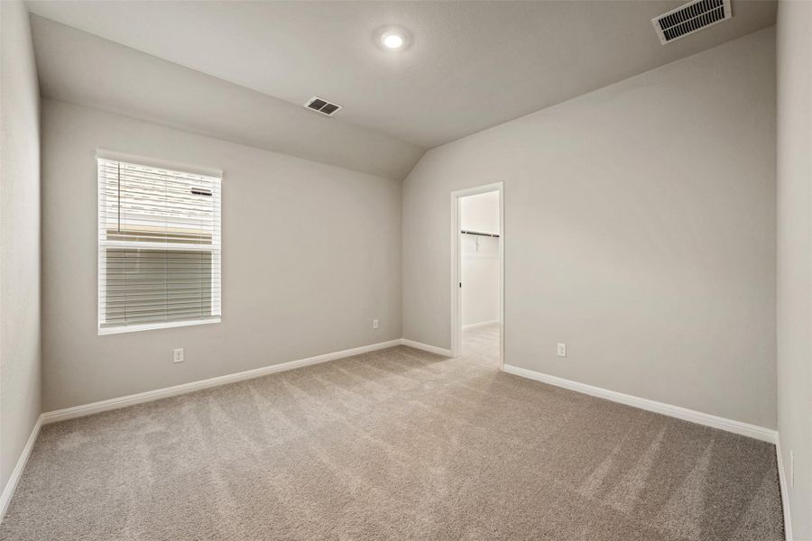 Spacious, unfurnished interior of a new home in Cannon Ranch, Dripping Springs (Image 10).