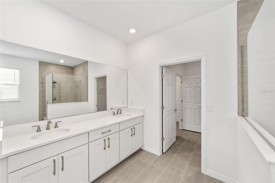 Furnished interior view inside a new home in , Ocala (Image 10).