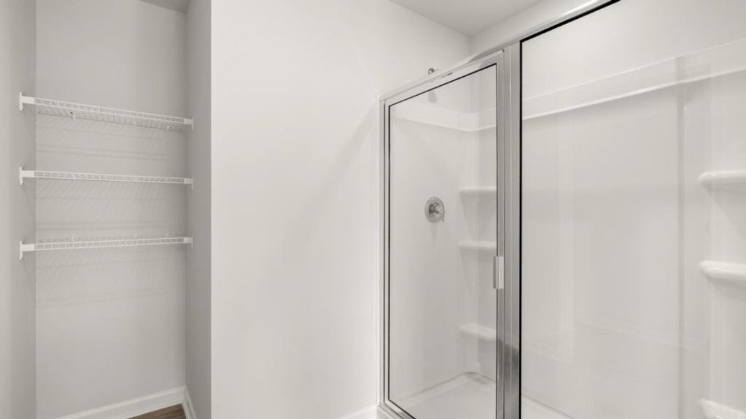 Spacious, unfurnished interior of a new home in Oconee Overlook, Gainesville (Image 22).