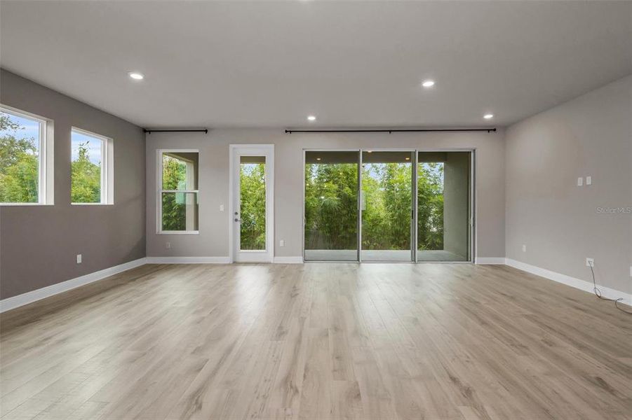 Spacious, unfurnished interior of a new home in Eagle Creek - Garden Series, Tarpon Springs (Image 17).