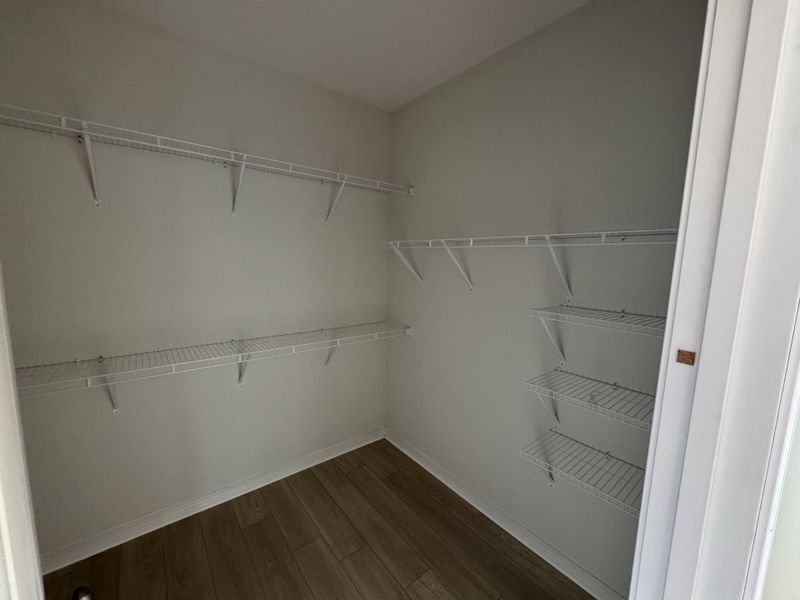 Spacious, unfurnished interior of a new home in Seminole Bend, Pensacola (Image 12).