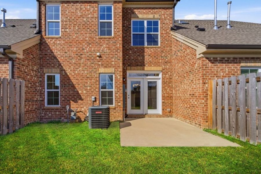 Representative exterior details of a home built from the Cayman by Keystone Homes NC in Weybridge, Burlington (Image 4). Representative exterior details of a home built from the Cayman by Keystone Homes NC in Weybridge, Burlington (Image 4).