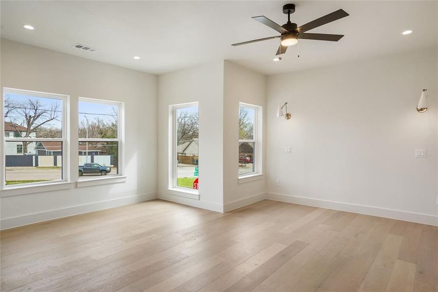 Spacious, unfurnished interior of a new home in , Dallas (Image 32).