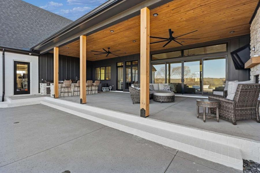 Exterior details and patio area of a home in , Brooksville (Image 3).
