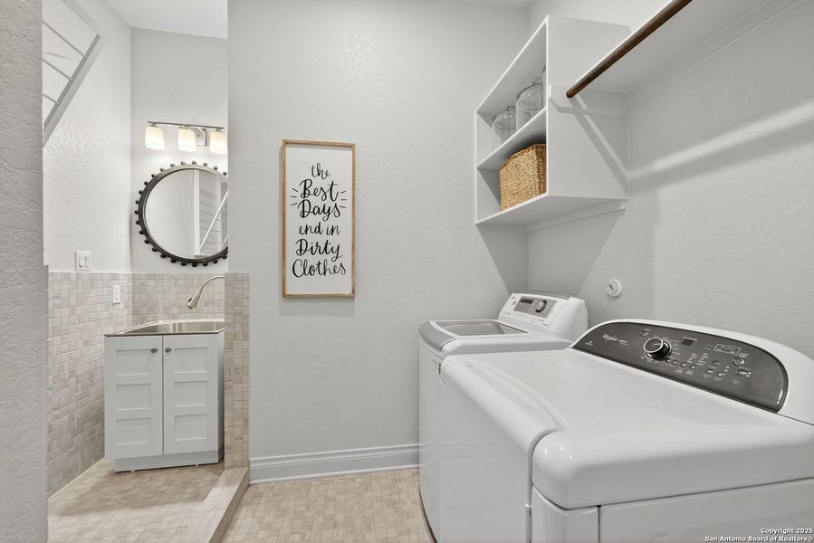 Furnished interior view inside a new home in Cibolo Canyons 60', San Antonio (Image 9).