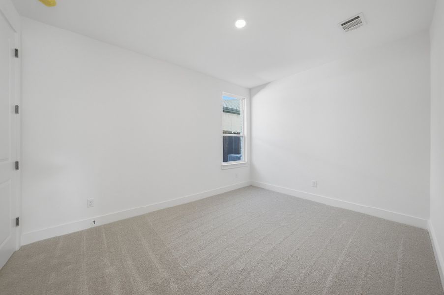 Spacious, unfurnished interior of a new home in Tavolo Park, Fort Worth (Image 33).