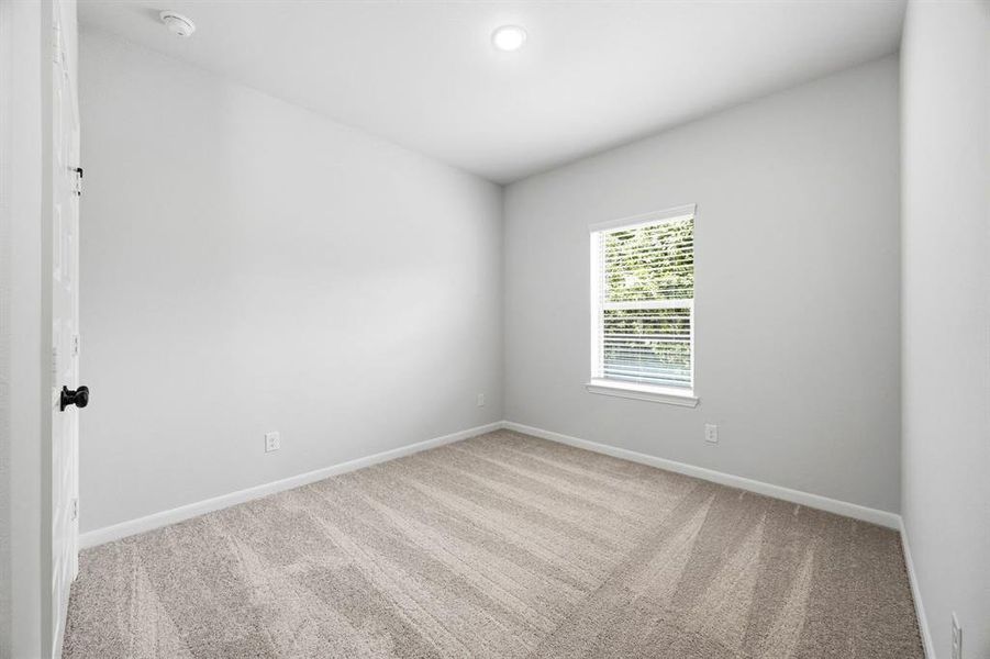 25-web-or-mls-3300-goshawk-dr