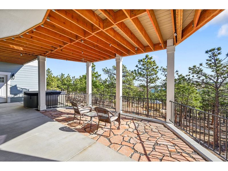Community amenities in , Loveland (Image 32).