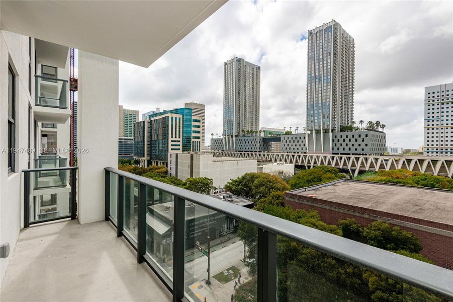 Condo located in Miami, FL showcasing its design and architecture (Image 3).