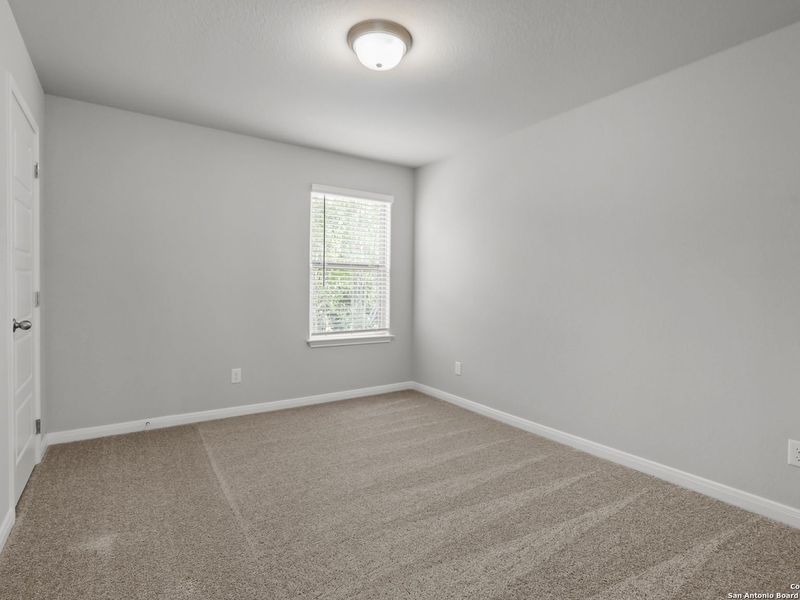 Spacious, unfurnished interior of a new home in Cedar Heights, San Antonio (Image 23).