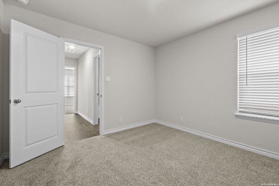 Spacious, unfurnished interior of a new home in Stonehill, San Antonio (Image 17).