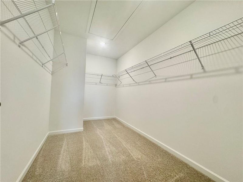 Spacious, unfurnished interior of a new home in Eastlyn Crossing, Flowery Branch (Image 18).