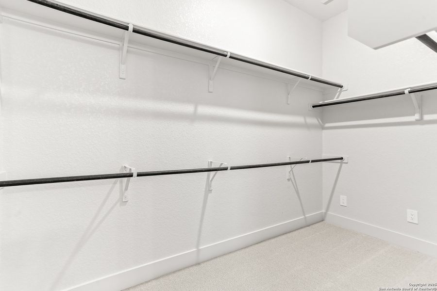 Spacious, unfurnished interior of a new home in Esperanza - 70', Boerne (Image 28).