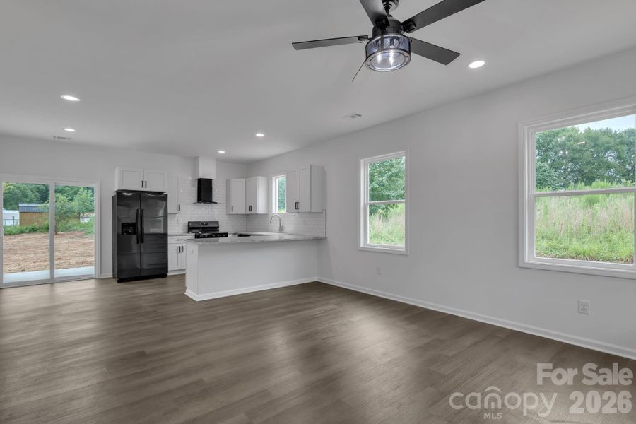 Spacious, unfurnished interior of a new home in , Shelby (Image 22).