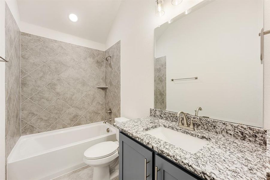 Furnished interior view inside a new home in Ridgepoint, Midlothian (Image 14).