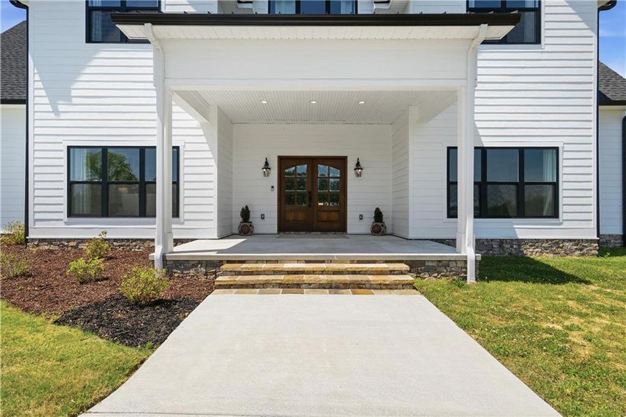 Exterior details and patio area of a home in , Resaca (Image 31).