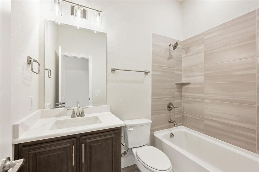 Furnished interior view inside a new home in Timberbrook, Justin (Image 18).