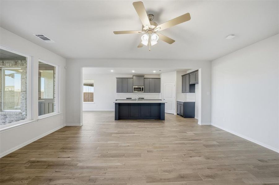 Spacious, unfurnished interior of a new home in Morningstar, Aledo (Image 29).