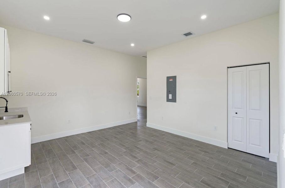 Spacious, unfurnished interior of a new home in , Lehigh Acres (Image 41).